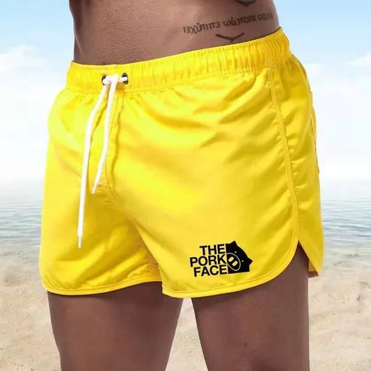 Adam - Atmungsaktive, tief ausgeschnittene Herren Badeshorts für den Strand