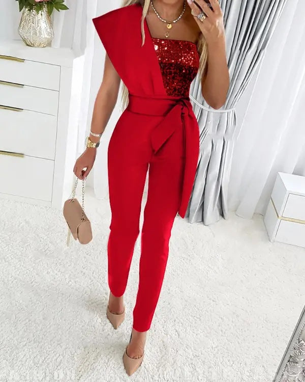 Lylah - One-Shoulder-Jumpsuit mit Pailletten und Taillenband