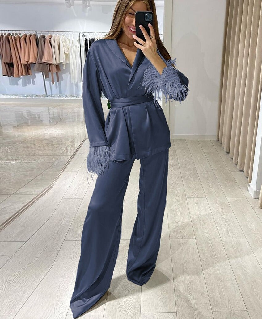 Laura Satin Suit - Elegant, stilvoll & seidig