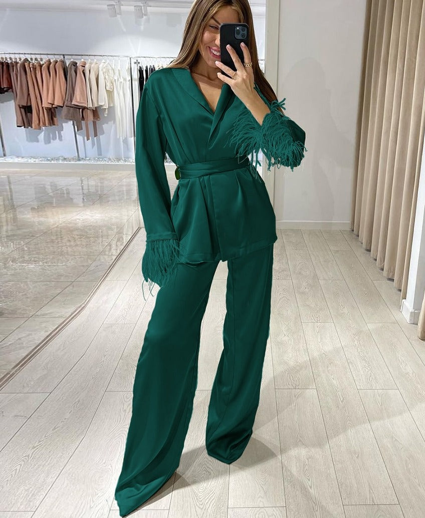 Laura Satin Suit - Elegant, stilvoll & seidig