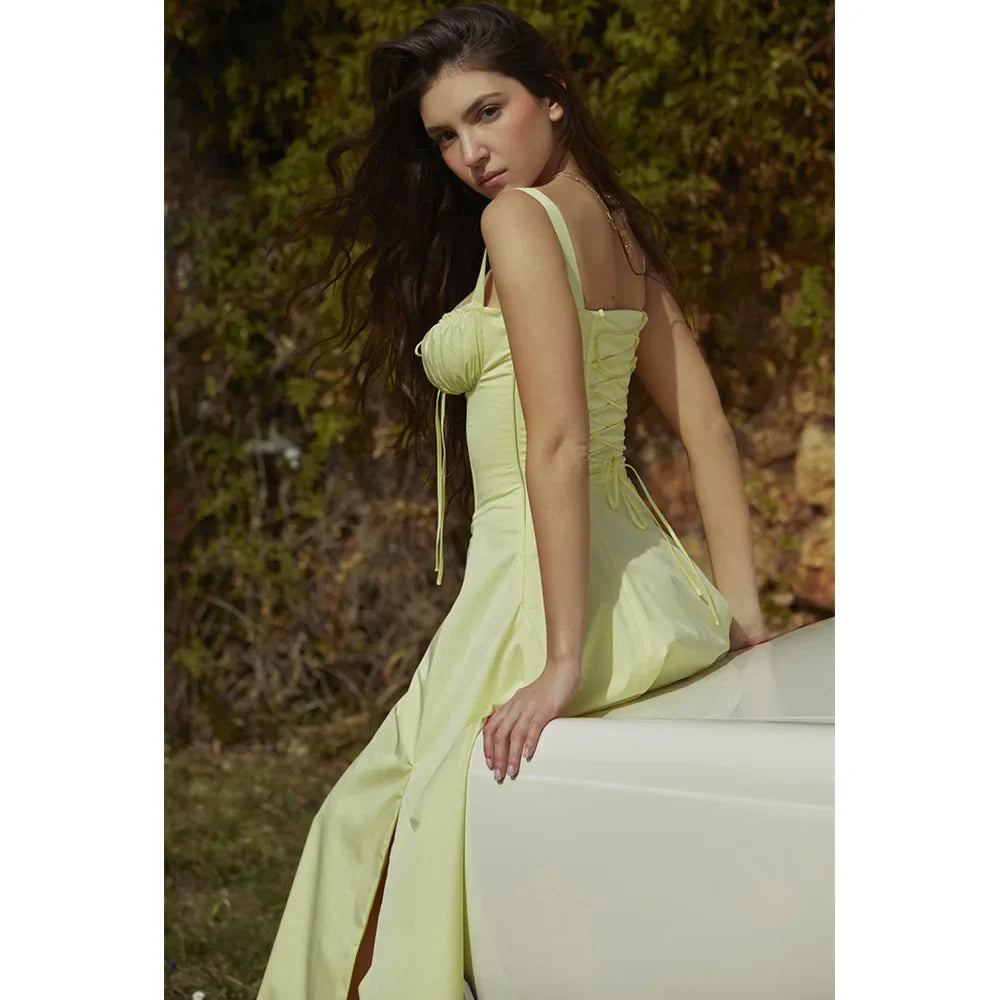 Magdalena - Elegantes Blumenkleid mit geformter Taille