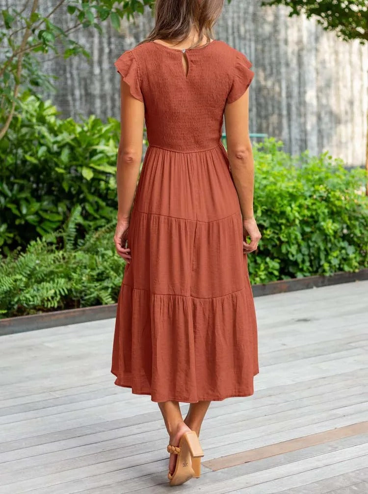 Sariyah - Elegantes gesmoktes Midikleid mit Rüschen und kurzen Ärmeln